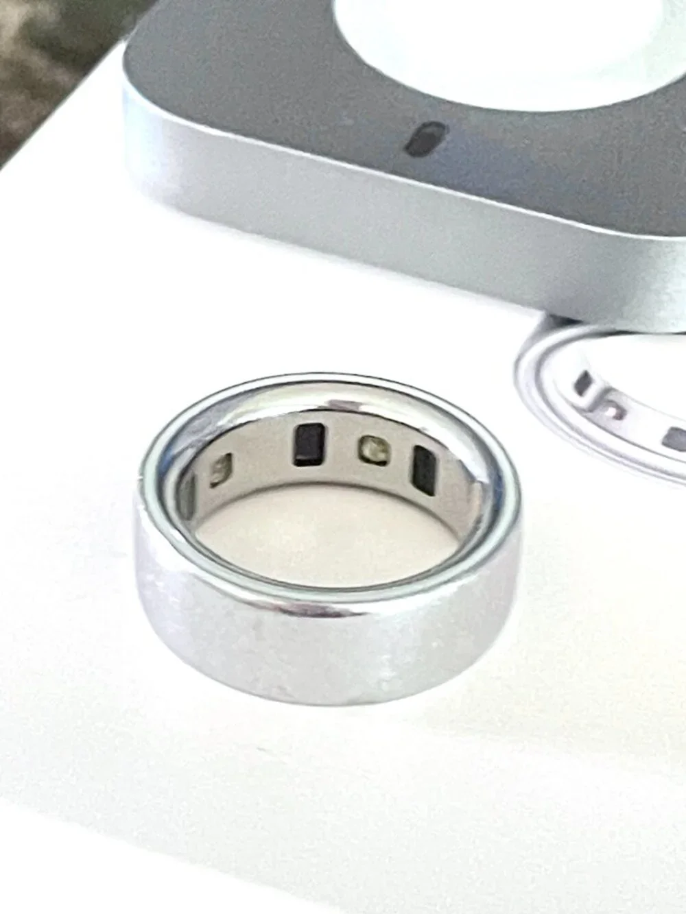 OURA Ring Size 8 Silver Gen 4 In Box with Charger Cable Extra Ring Covers